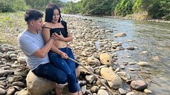 SEXO CASUAL, enseño a joven latina a pescar para luego follarmela y correrme en su coño