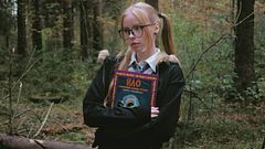Naive schoolgirl alien hunter really wanted hot cum on her face