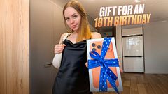 THE BEST 18TH BIRTHDAY GIFT FROM YOUR STEP-AUNT! 🎁
