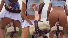 Un giro in bicicletta davanti a tutti, mi masturbo e poi mi scappa la pipì... non voglio nascondermi!