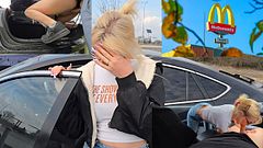 Pracownica McDonald's Proponuje Loda i seks w Aucie w zamian za Pomoc ale rucham ją w aucie Polskie Porno